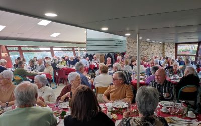 DISTRIBUTION DE CADEAUX AUX AÎNES